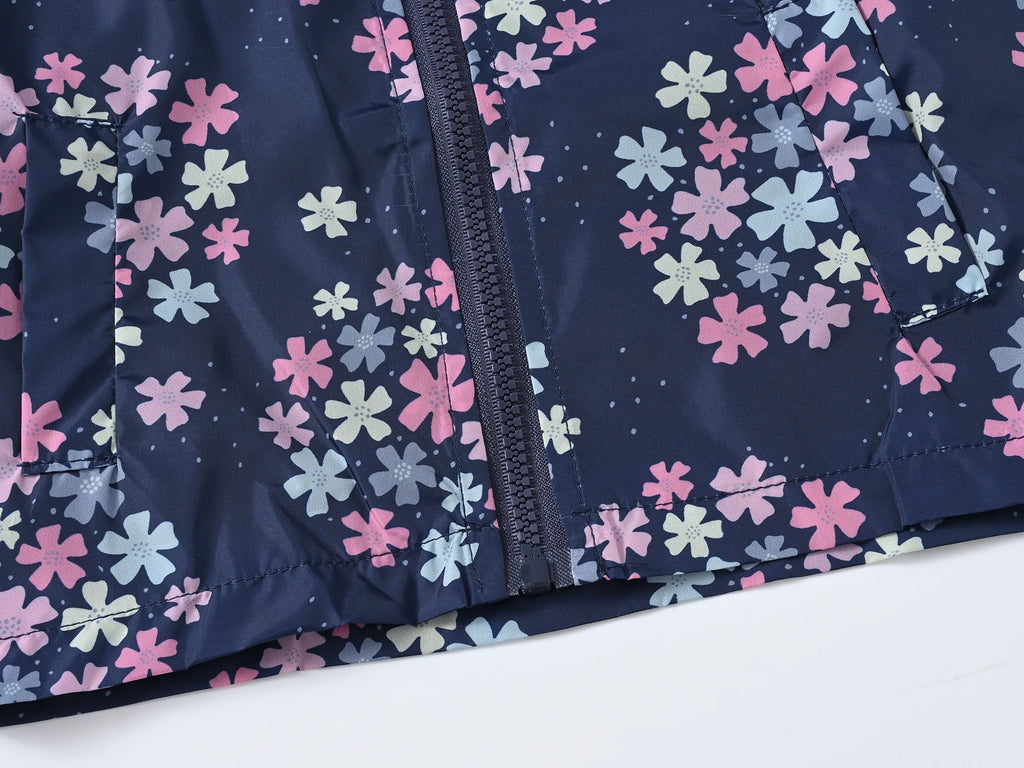 Boys' and girls' jackets are fashionable and comfortable, suitable for children aged 1-7T. Children's jackets