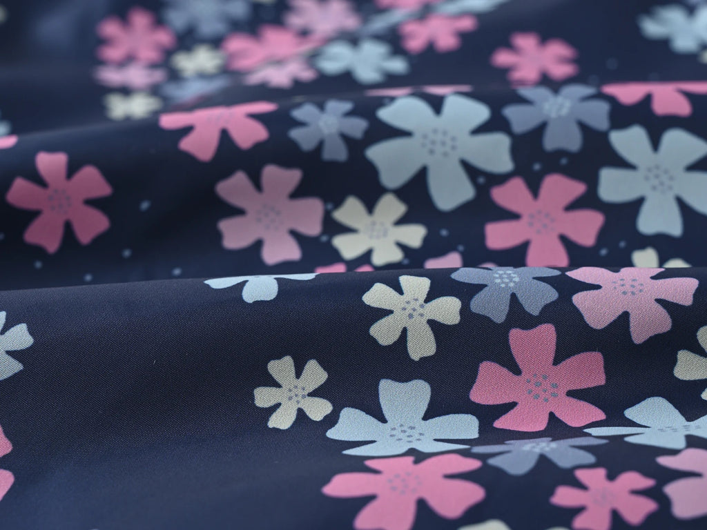 Boys' and girls' jackets are fashionable and comfortable, suitable for children aged 1-7T. Children's jackets