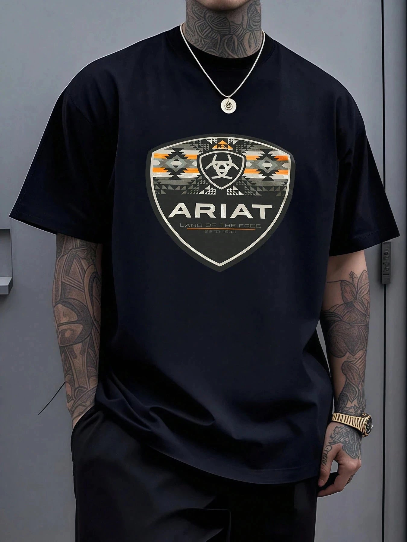 Men's T-shirt Fashion Streetwear Shield Emblem With Geometric Patterns Symbolizing Freedom Heritage And Strength Graphic Tops